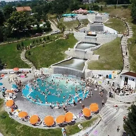 شقة Apartman Hajra *