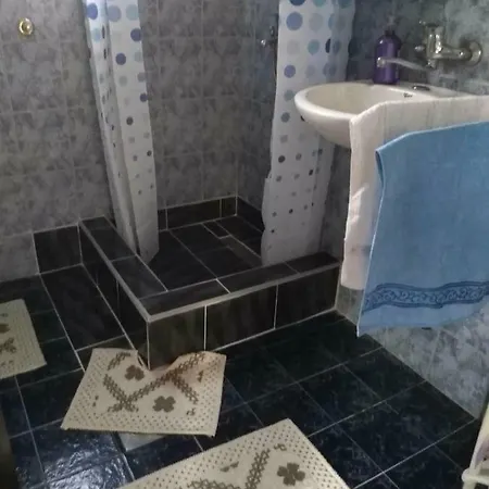 Apartman Hajra * توزلا